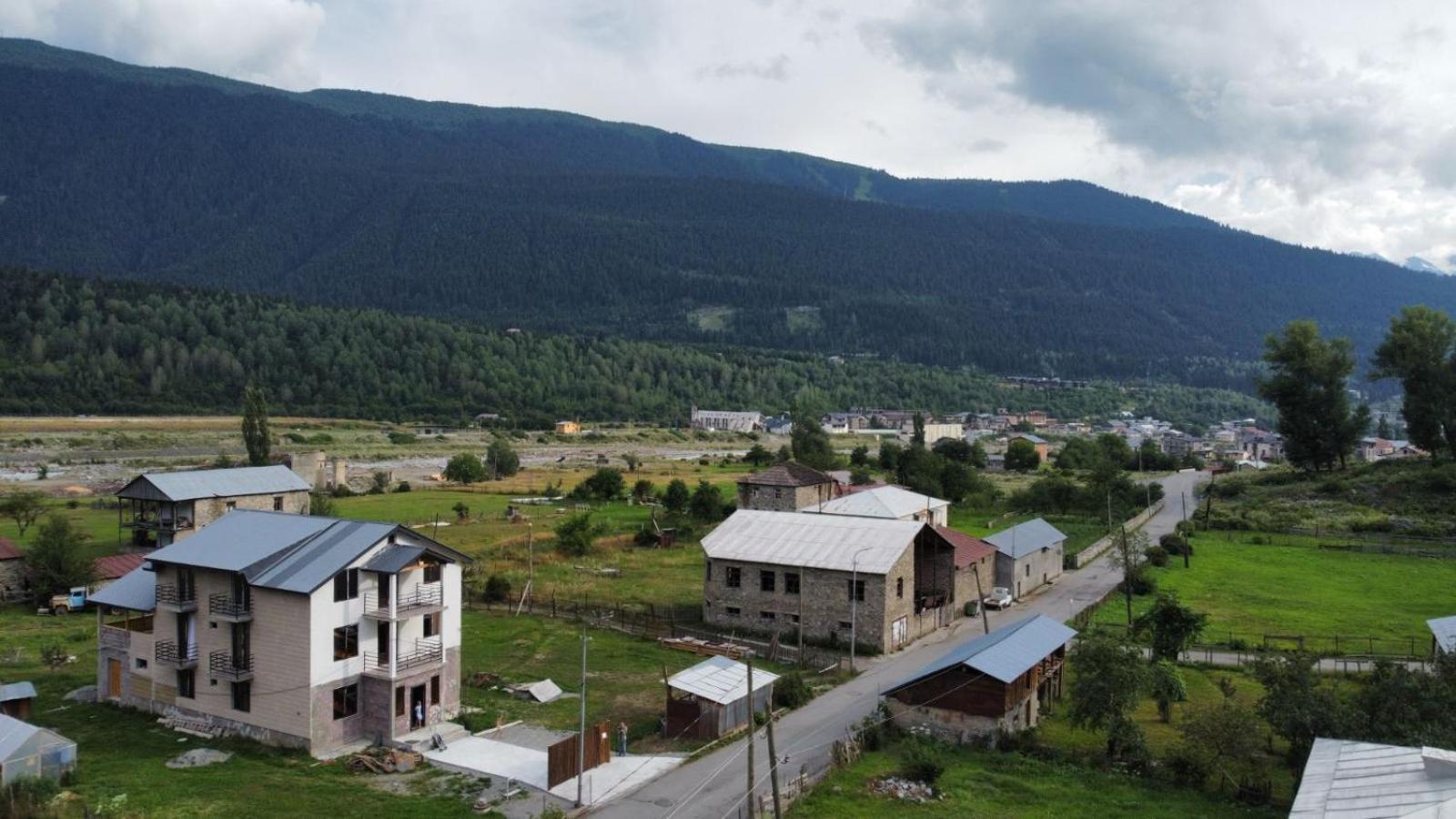 Ninama Hotel Mestia Exterior photo
